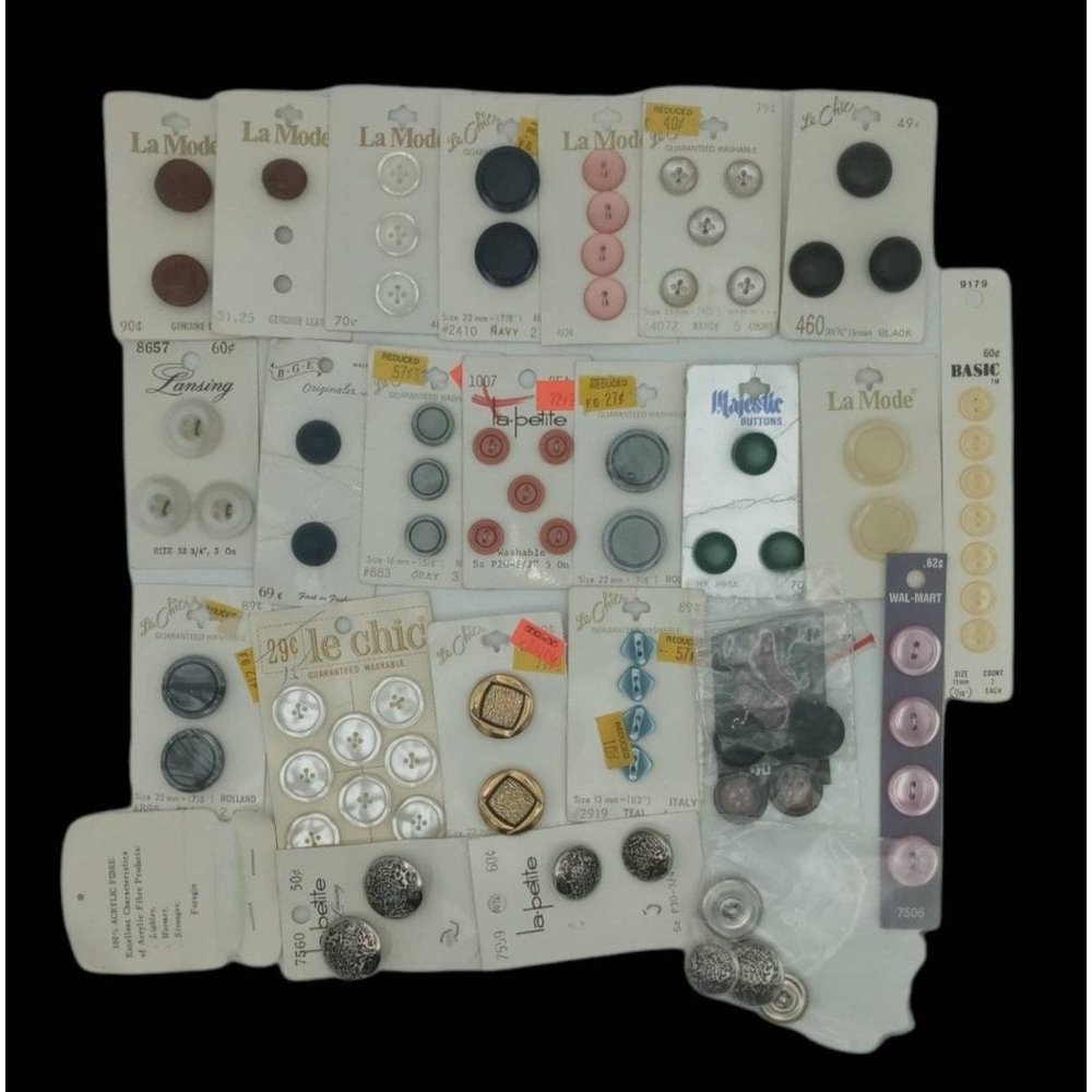 Vintage Button Lot of 299 Buttons Duck Tin Bulk Buttons New Old Stock Crafting - Picture 4 of 8